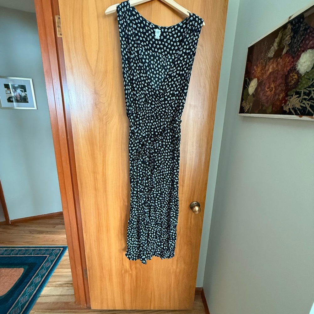 GAP Black and White Sleeveless Sheath Jumpsuit